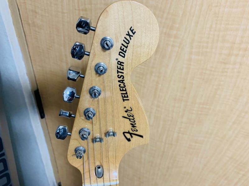 中古の良いエレキギター【テレキャスターデラックス/Fender】個性的な